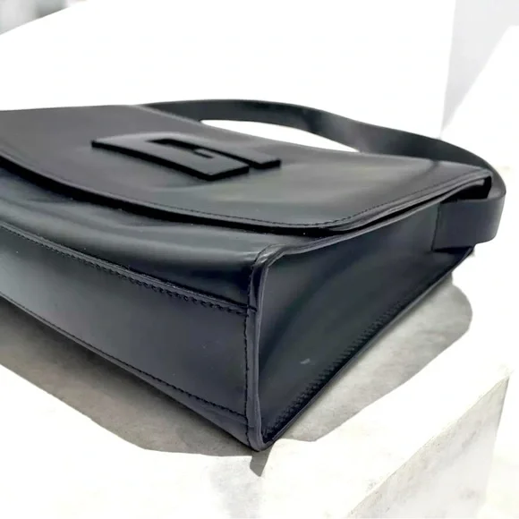 GUCCI Shoulder Bag Enamel Black Auth genuine premium quality Italian leather - Picture 4 of 10